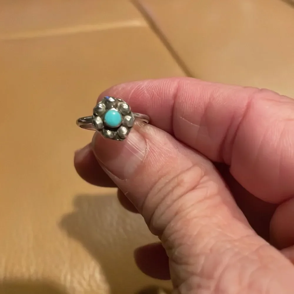 Small Sterling/Turquoise Flower Ring